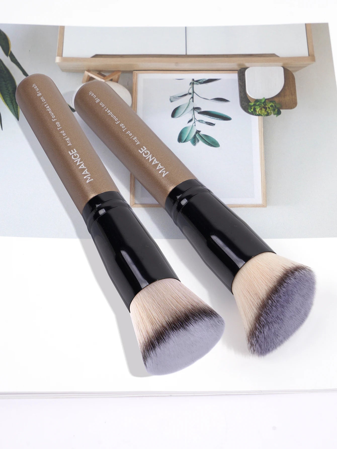 MAANGE 2pcs Foundation Makeup Brushes Paper Box Flat Head Oblique Head Makeup Brush Powder Blusher Portable Soft Brushes Makeup