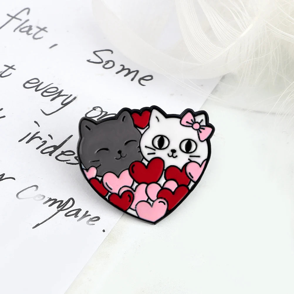 Romantic Candy Cats Brooch for Couples Cute 'Full with Love' Kitties Wink Enamel Pin Cartoon Animal Badge Valentine's Day Gifts