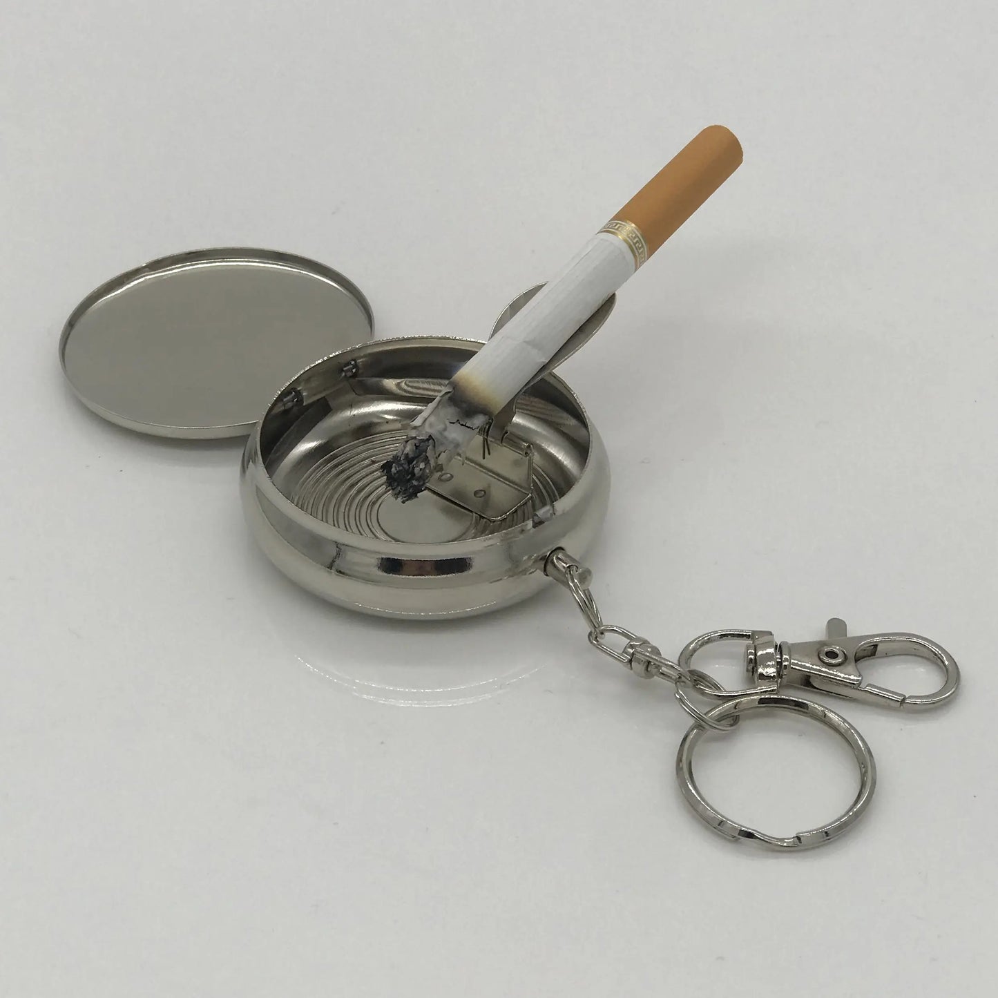 Japanese Mini Portable Ashtray with Cover Sealed Smoke Outdoor Travel Pocket Ashtray Compact Portable Ash Tray for Smoking