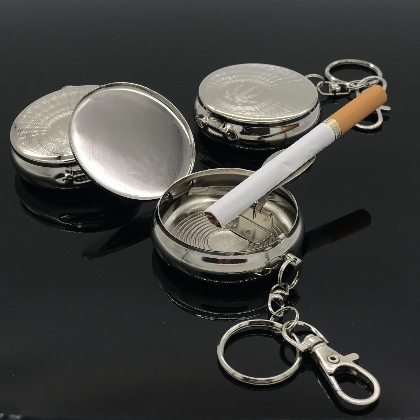 Japanese Mini Portable Ashtray with Cover Sealed Smoke Outdoor Travel Pocket Ashtray Compact Portable Ash Tray for Smoking