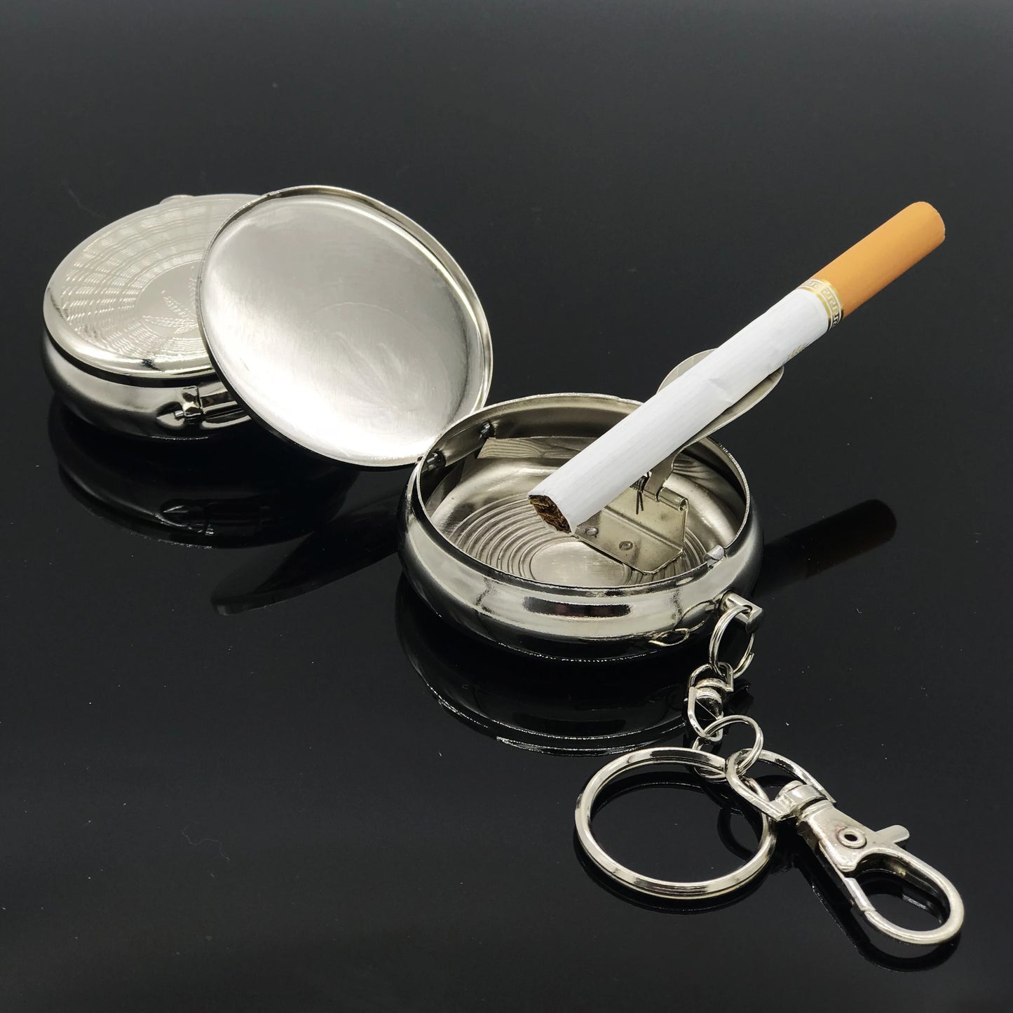 Japanese Mini Portable Ashtray with Cover Sealed Smoke Outdoor Travel Pocket Ashtray Compact Portable Ash Tray for Smoking