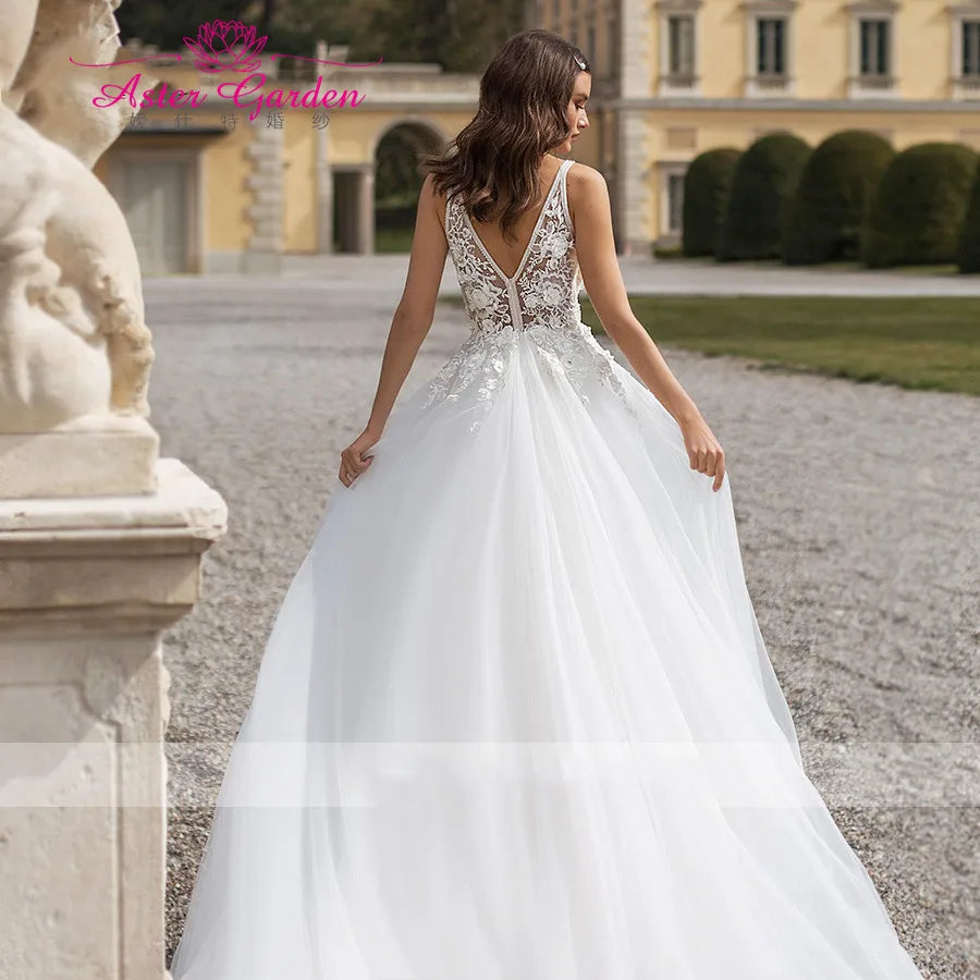 Aster Garden A-Line Wedding Dress 2025 Elegant Backless Boho V-Neck Beaded Flowers Sleeveless Beach Bridal Gown Vestido De Noiva