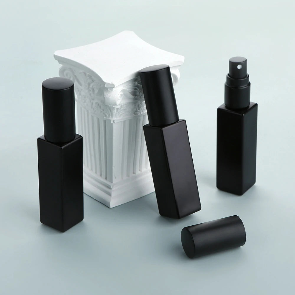 30/50PCS 10ml electroplated black square thick glass perfume bottles, aluminum nozzle fine mist, sturdy, durable, reusable.