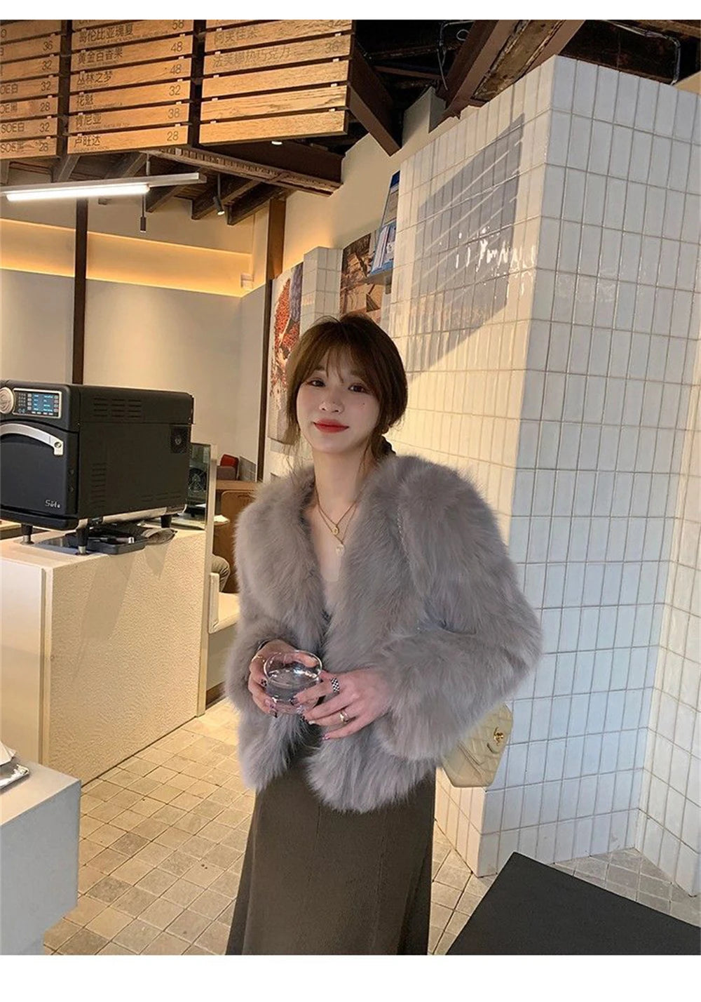 Women's faux fur coat, thick and luxurious collarless short fur coat, elegant jacket, warm coat for winter