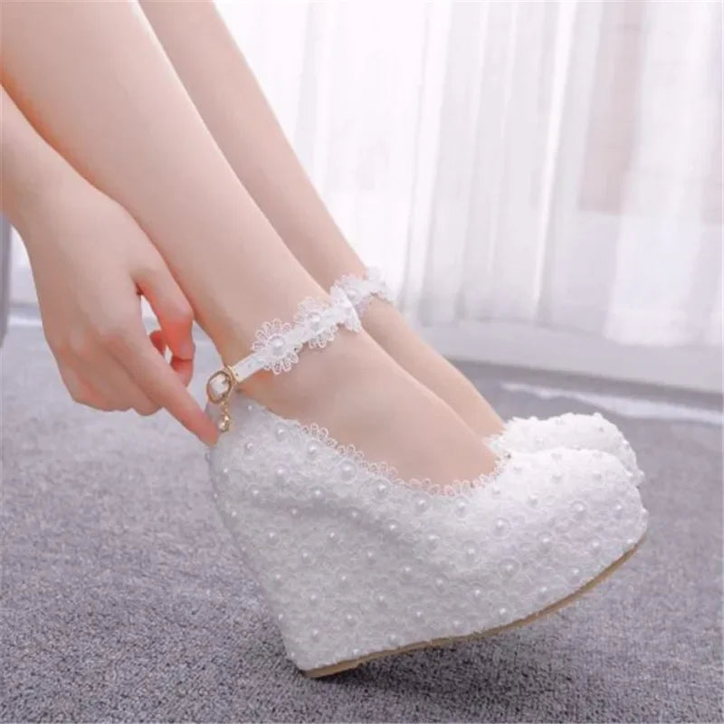 2025 New White Wedges Wedding Pumps Sweet White Flower Lace Pearl Platform Pump Shoes Bride Dress High Heels