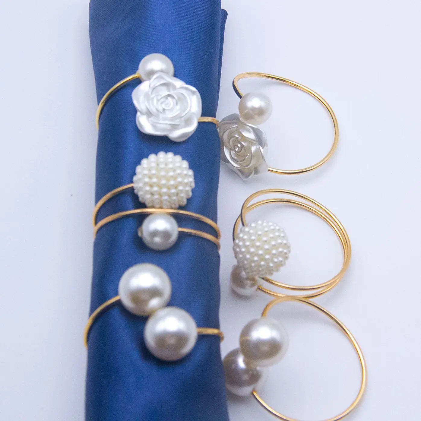 10PC Valentine's Day Wedding Pearl Napkin Clasp Roses Creative Round Pearl Napkin Rings for Restaurant Family Table Decoration