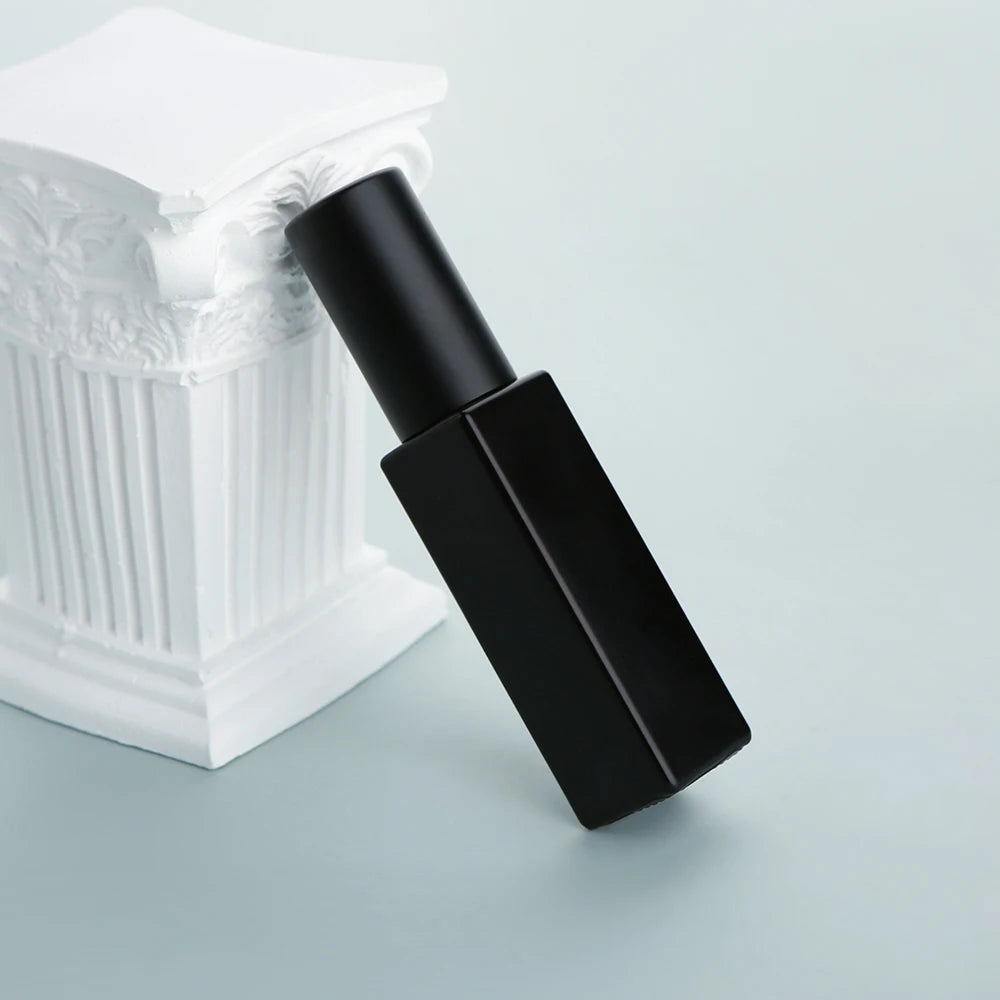 30/50PCS 10ml electroplated black square thick glass perfume bottles, aluminum nozzle fine mist, sturdy, durable, reusable.