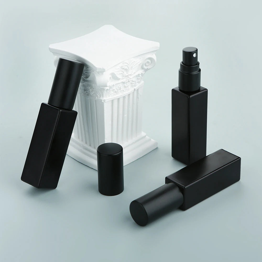 30/50PCS 10ml electroplated black square thick glass perfume bottles, aluminum nozzle fine mist, sturdy, durable, reusable.