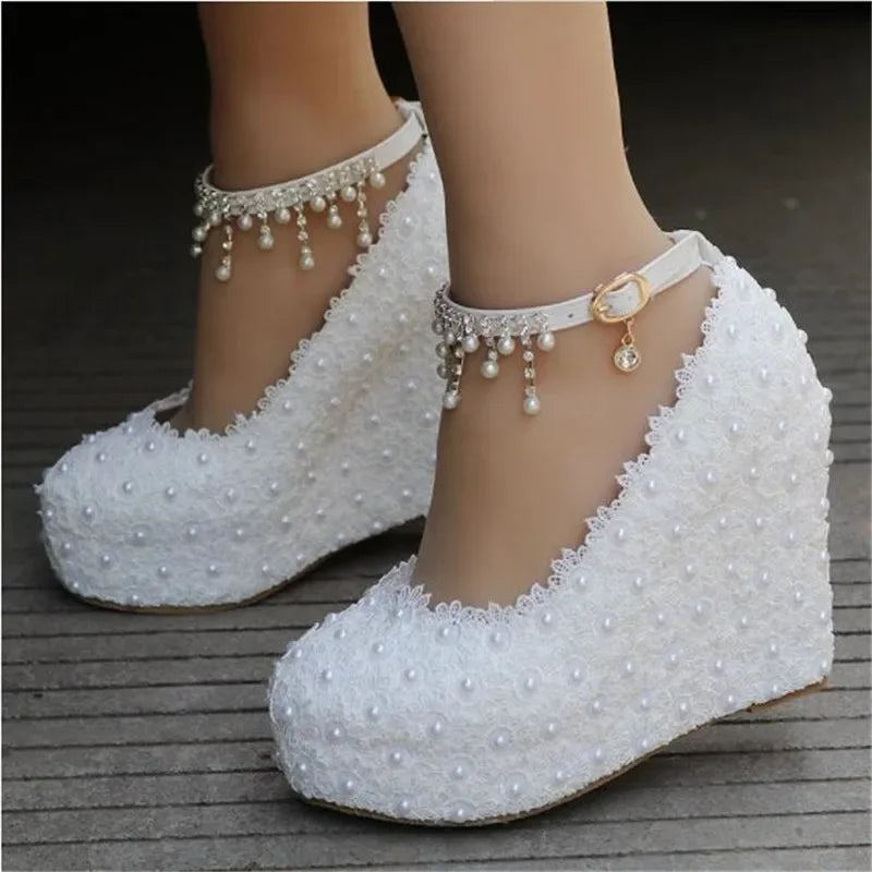 2025 New White Wedges Wedding Pumps Sweet White Flower Lace Pearl Platform Pump Shoes Bride Dress High Heels