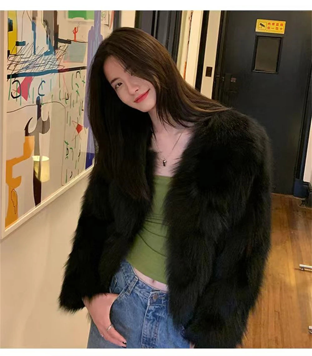 Women's faux fur coat, thick and luxurious collarless short fur coat, elegant jacket, warm coat for winter